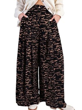 258:  EASEL NWT PANTS BLACK (H20)
